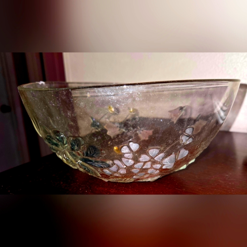 Vintage crystal glass bowm